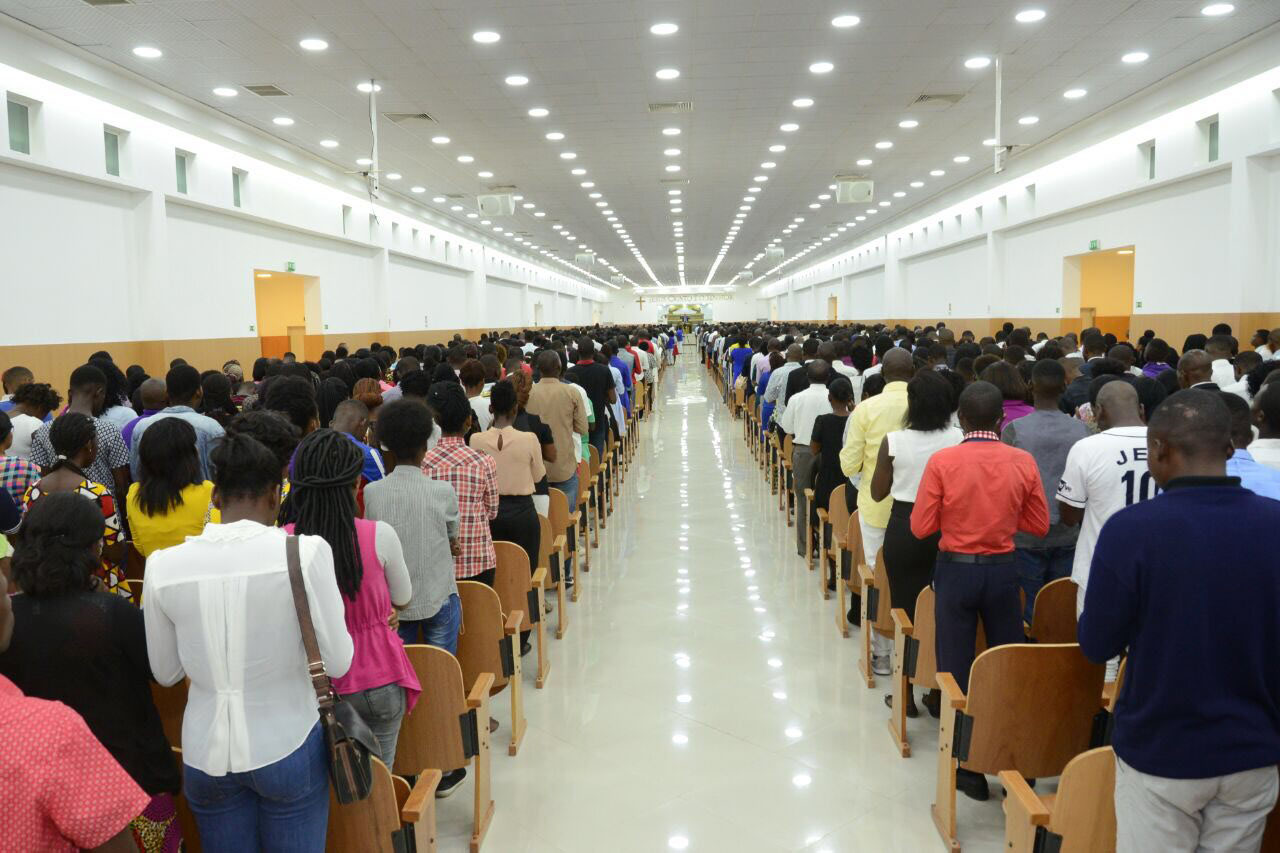 Imagem de capa - Universal inaugura maior templo de Angola